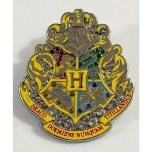 Harry Potter Wizarding World Universal Studios Hogwarts Shield Crest Pin Brooch